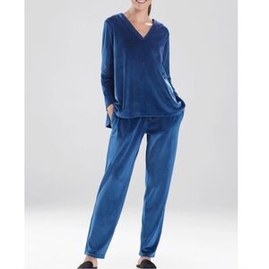 Natori Plush Blue Velour Pajama Set Relaxed Cozy